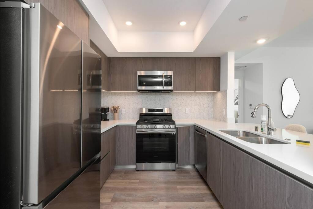 Deluxe Modern 2-bedroom W/ Roof Deck! Appartement *